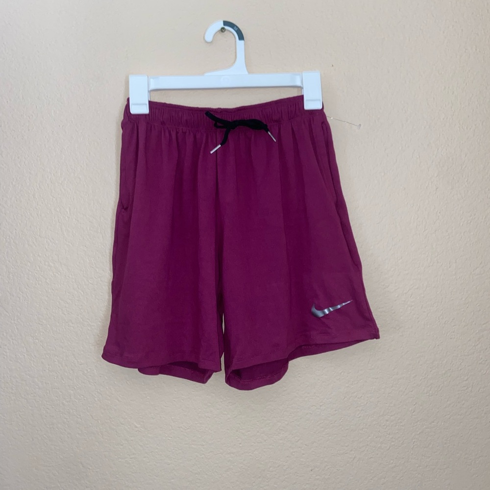 Nike Burgundy Athletic sweat Shorts Elastic Waistband fitness travel streetwear